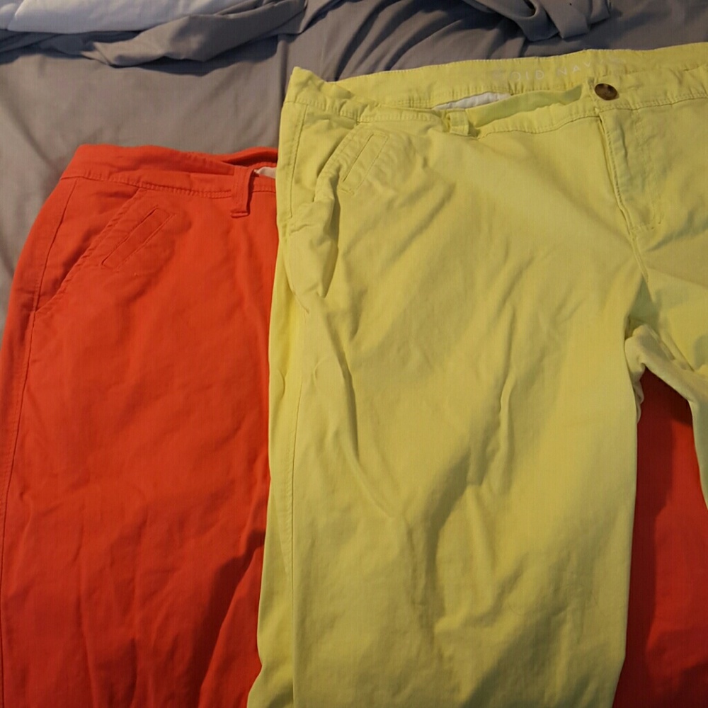 2 pairs of of cropped cotton stretch pants